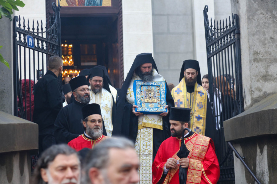 SVEDOČANSTVO VERE KROZ VEKOVE: Sva čuda ikone Presvete Bogorodice Znamenje, koja je u Spasovdanskoj litiji proneta ulicama i trgovima Beograda